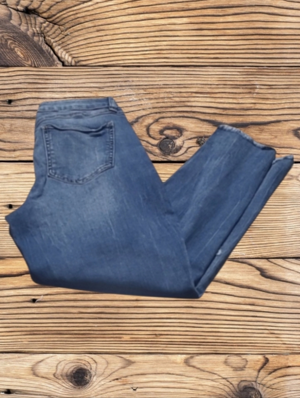 JUNIOR'S REWASH DISTRESSED JEANS